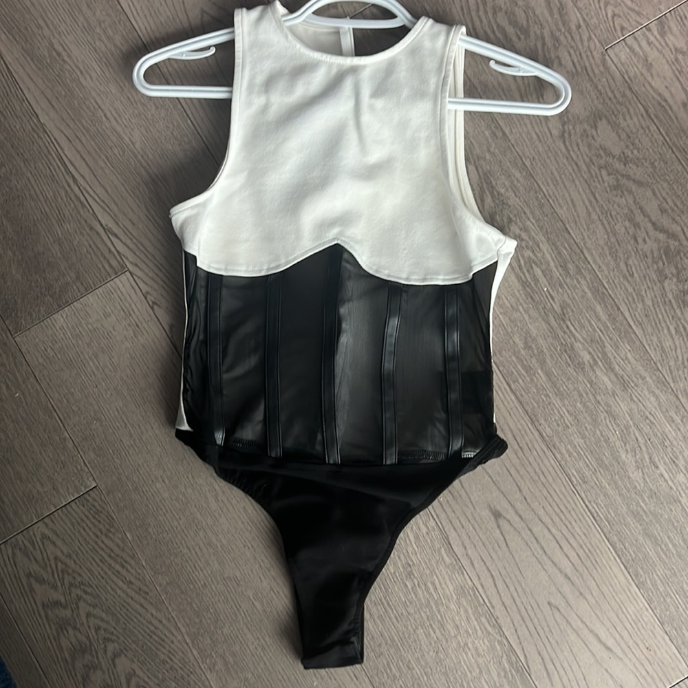 Maniere de voir body suite